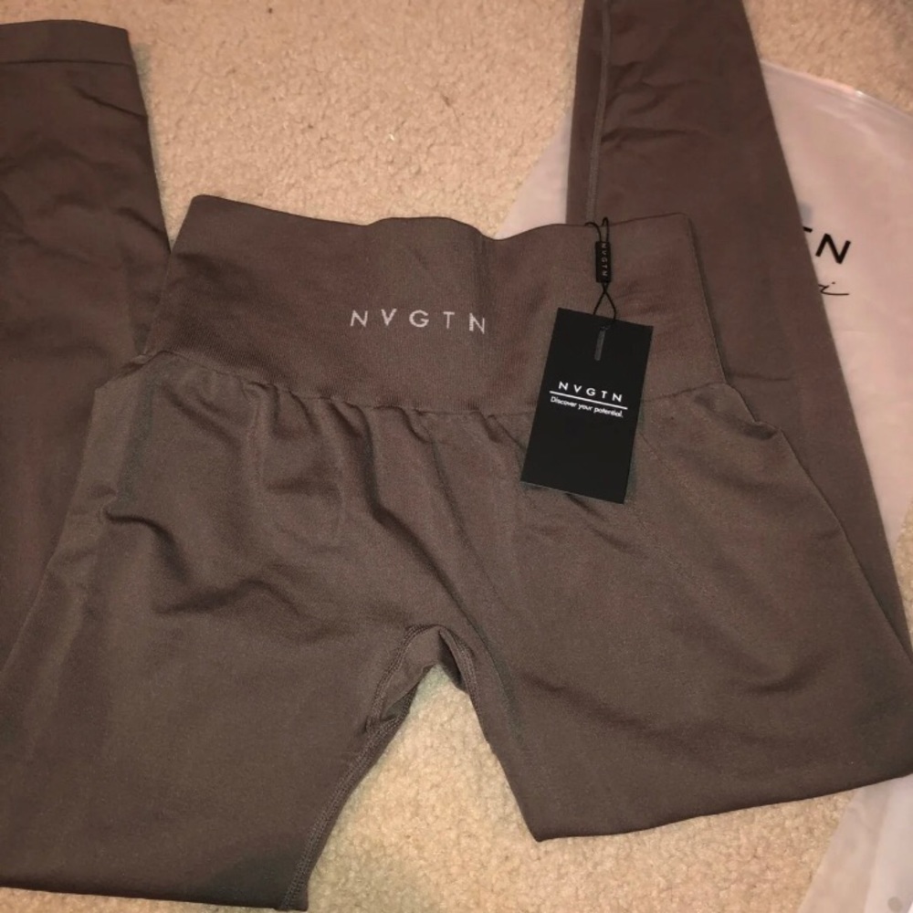 BNWT NVGTN Solid Seamless